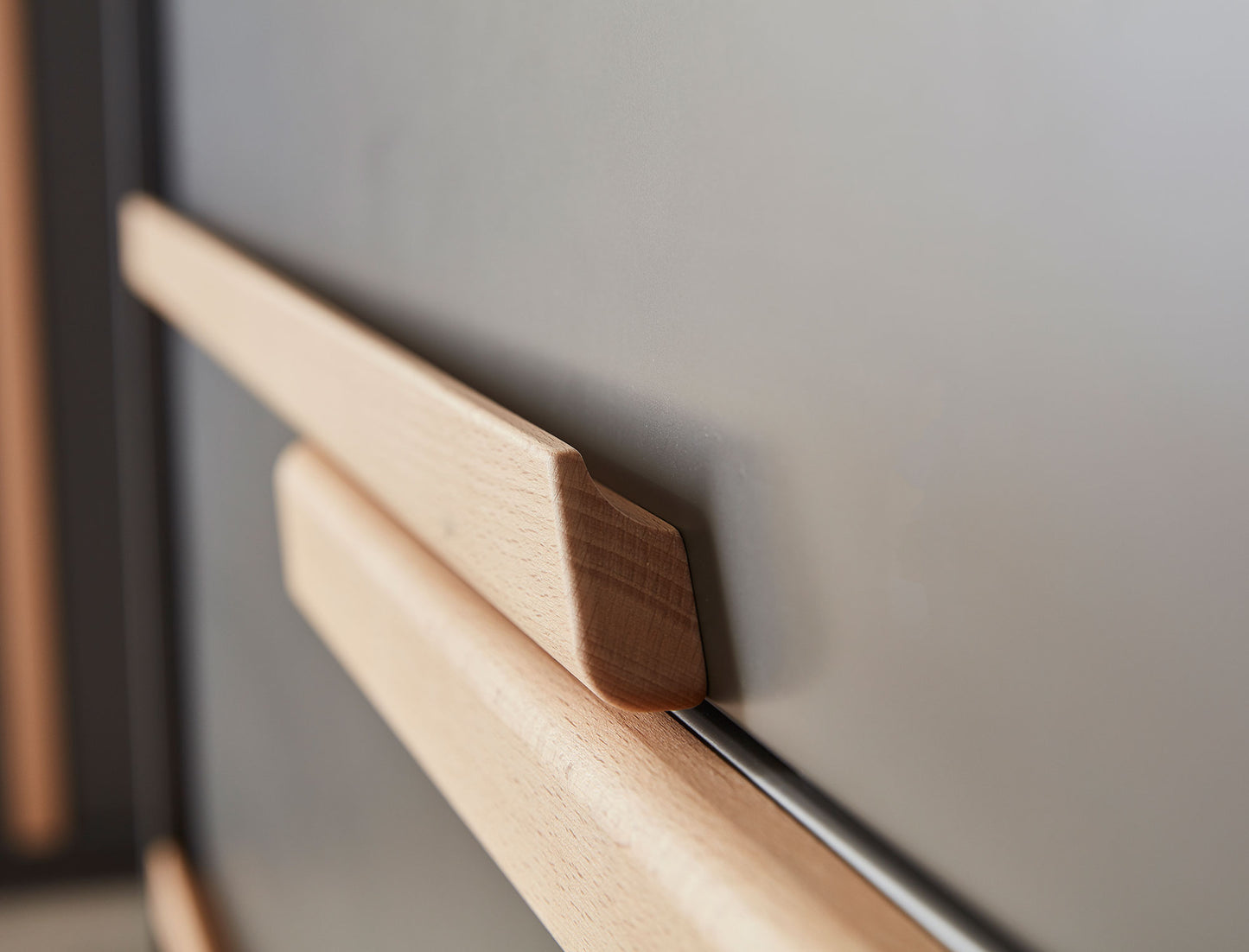 3 atvilktņu kumode SONI 56/98/93 cm pelēks - N1 Home