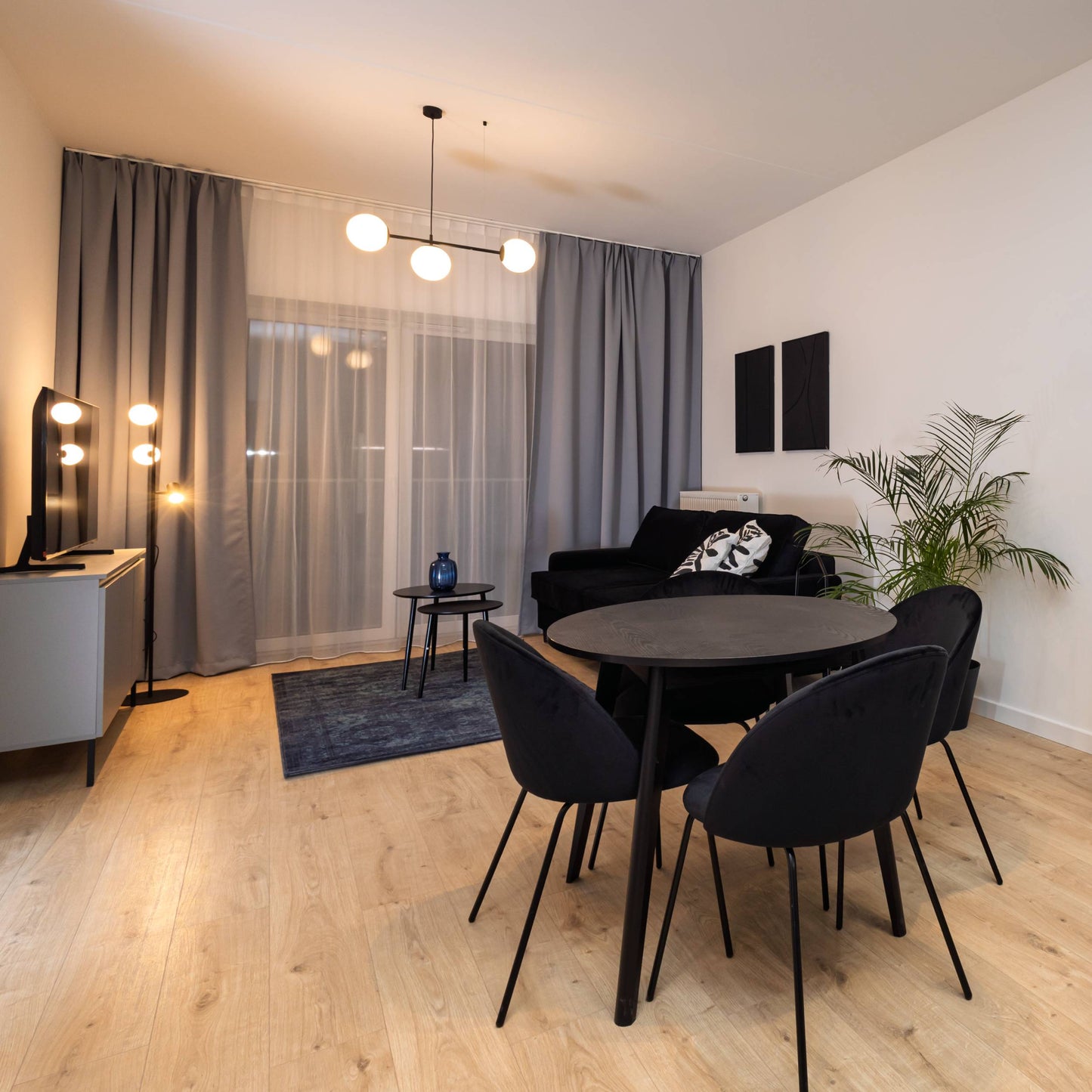 Stāvlampa 3 VO 300 × 300 × 1520 mm melns/balts - N1 Home