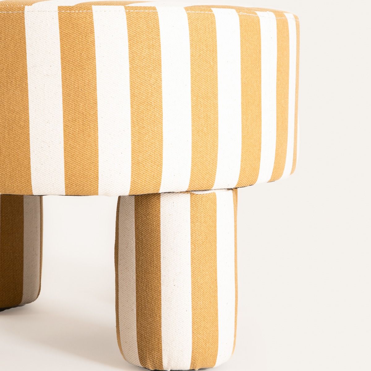 Pufs Kiaro 50/50/37 cm bēšs/balts