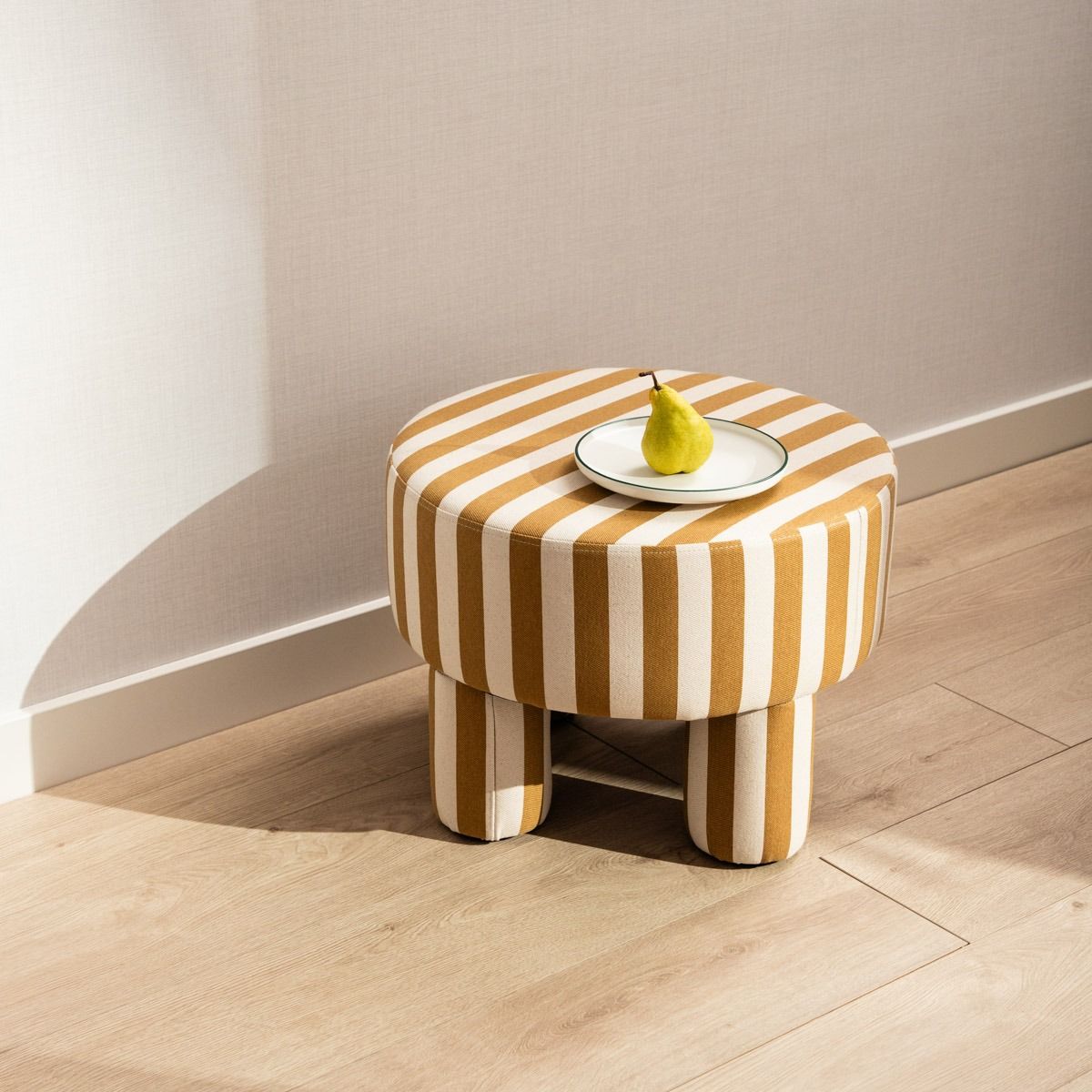 Pufs Kiaro 50/50/37 cm bēšs/balts