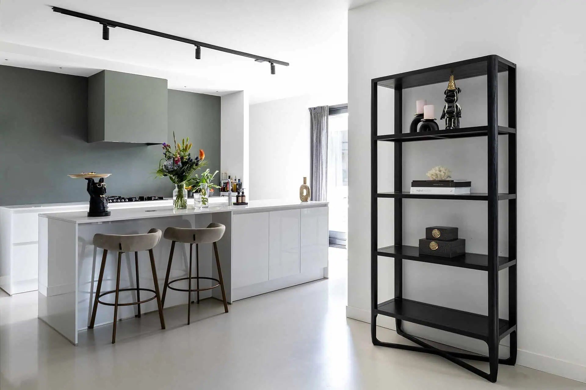 Dekoratīvs priekšmets Richmond Interiors Icebear 40/16/14 cm melns - N1 Home