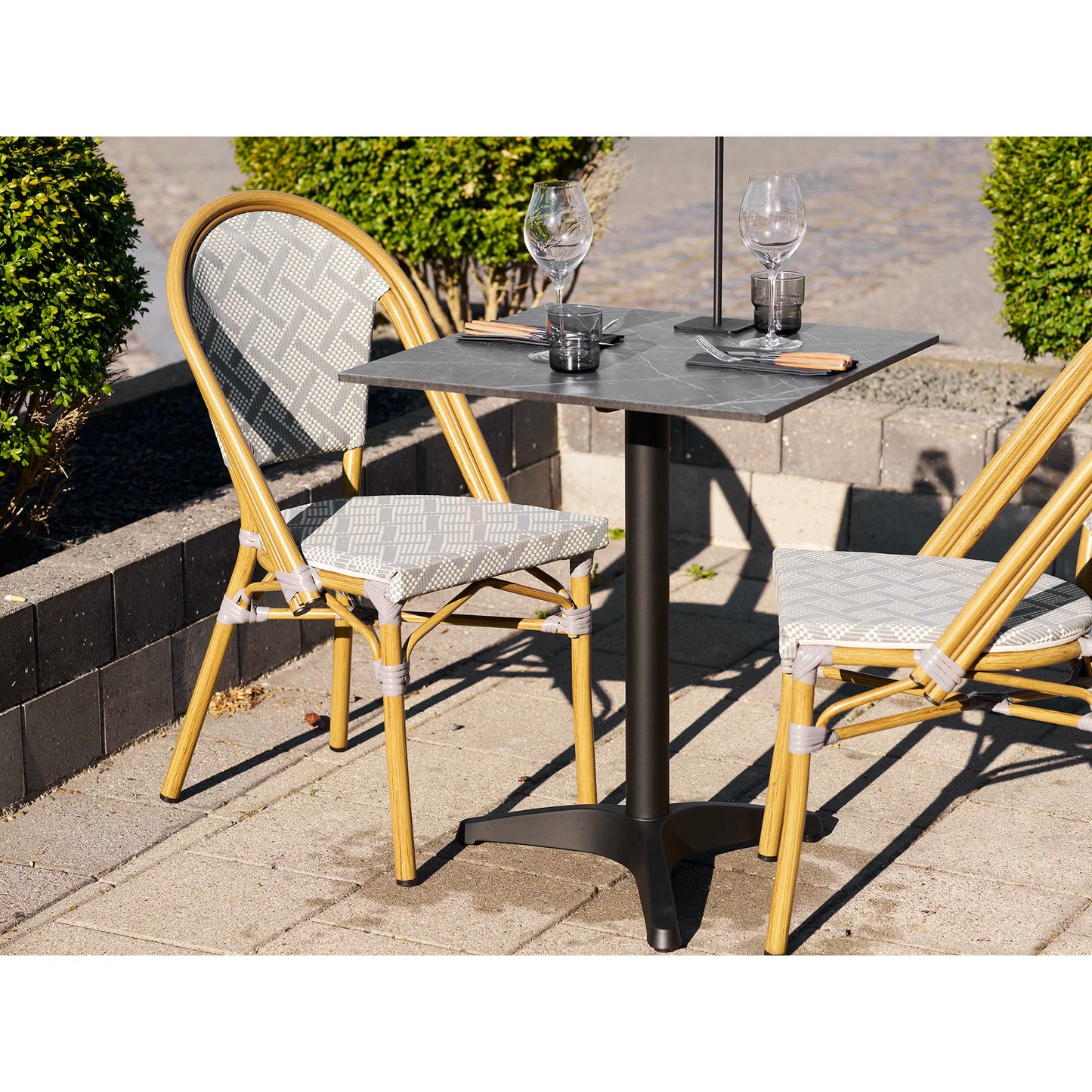 Galds Bistro Alta 60/60/73 cm pelēks/melns