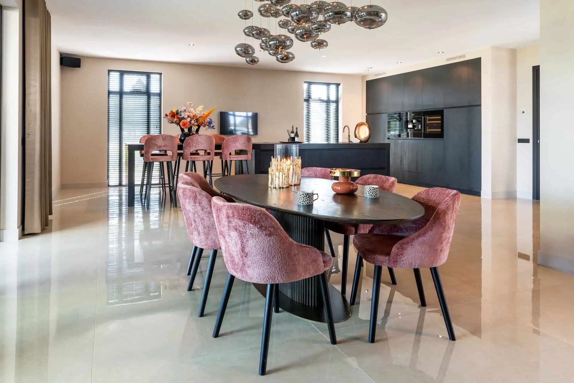 Galds Luxor brown oval Richmond Interiors 75/235/110 cm tumši brūns - N1 Home