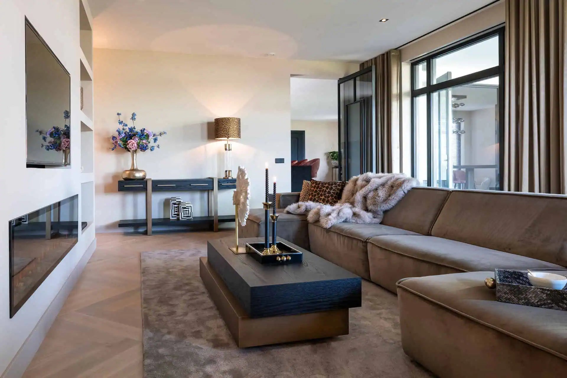 Konsole Cambon ar 3 atvilktnēm Richmond Interiors 80/180/45 cm tumša kafija - N1 Home