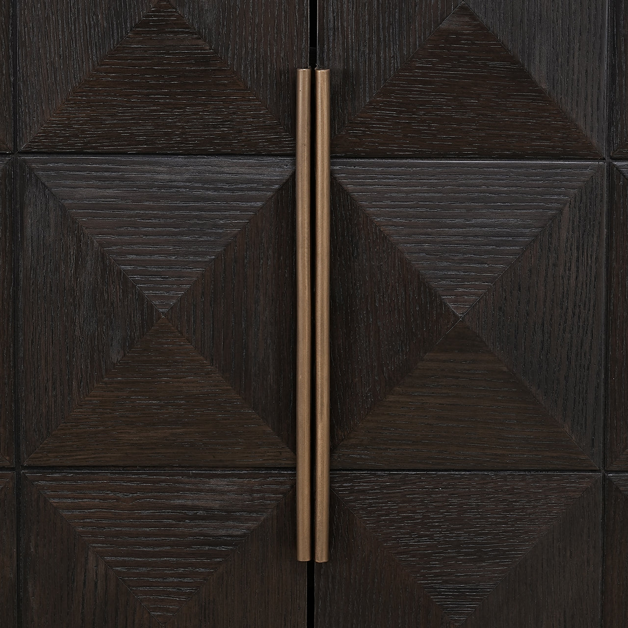 Skapis Claremont  ar 2 durvīm Richmond Interiors 138/95/45 cm brūns - N1 Home