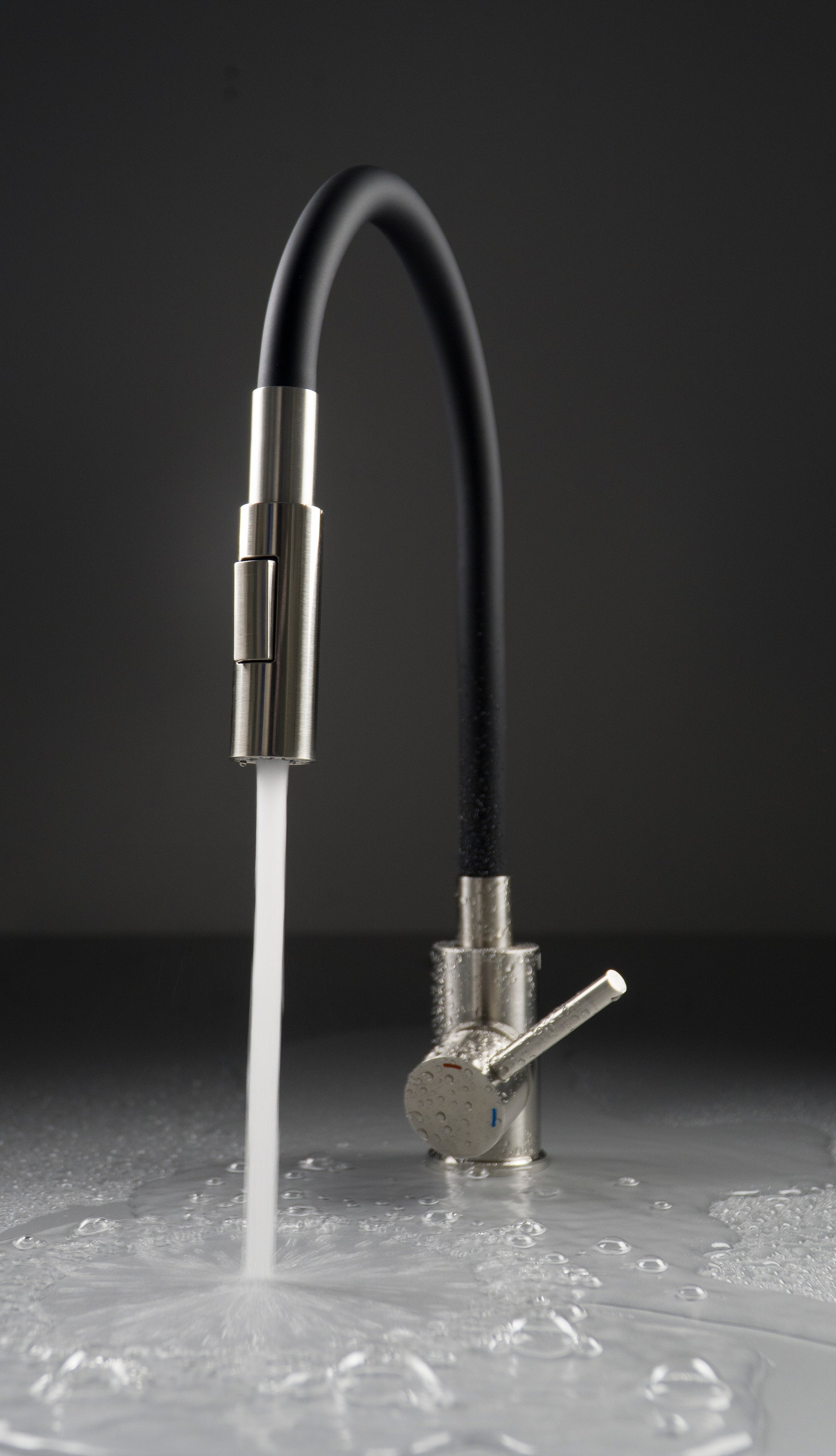 Virtuves maisītājs ar elastīgu snīpi - 2 veidu sprauslas Luno 400 mm tērauds/nero - N1 Home