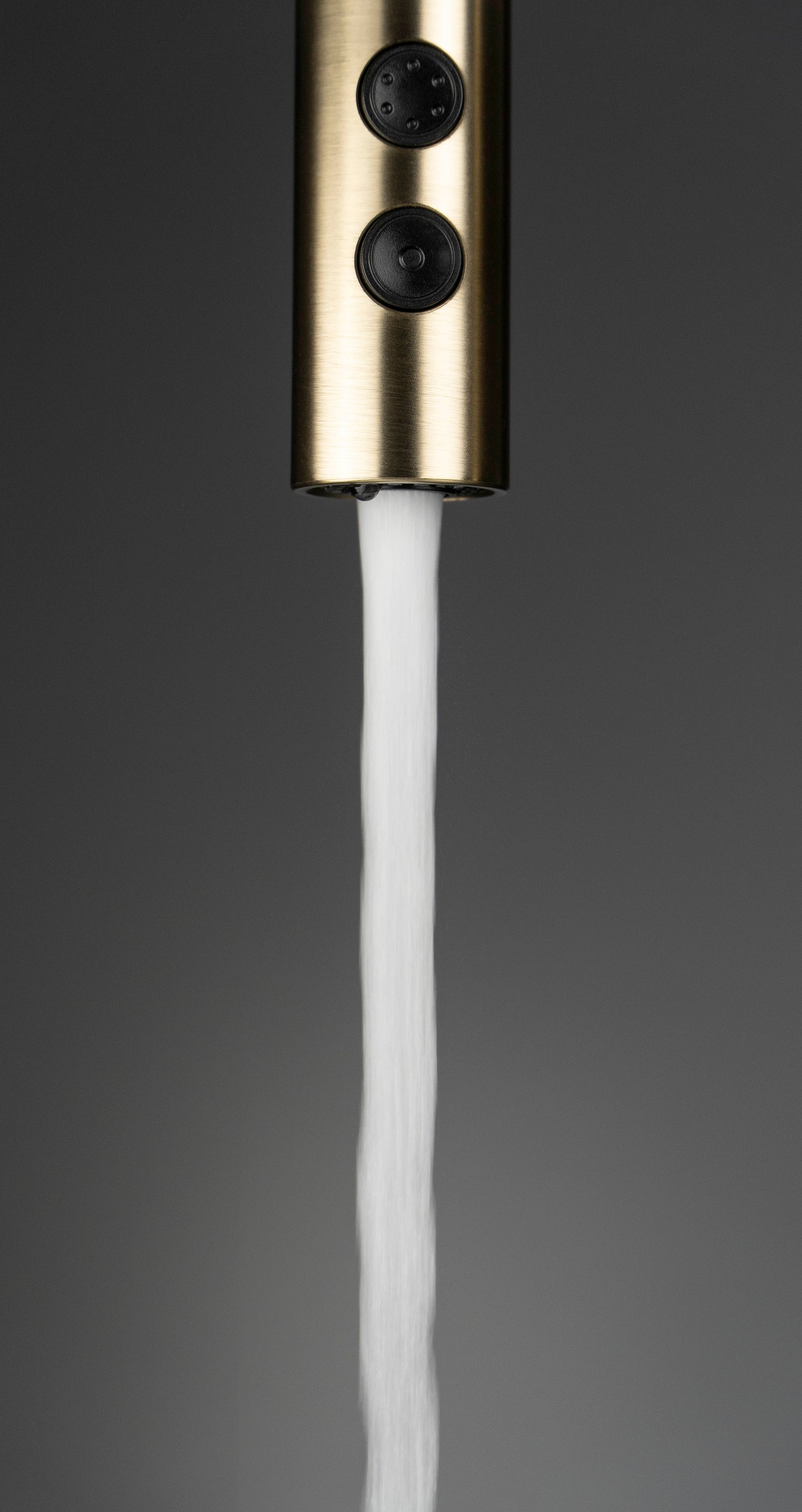 Virtuves jaucējkrāns ar izvelkamu snīpi - 2 veidu strūklas Olfato 451 cm matēts zelts - N1 Home