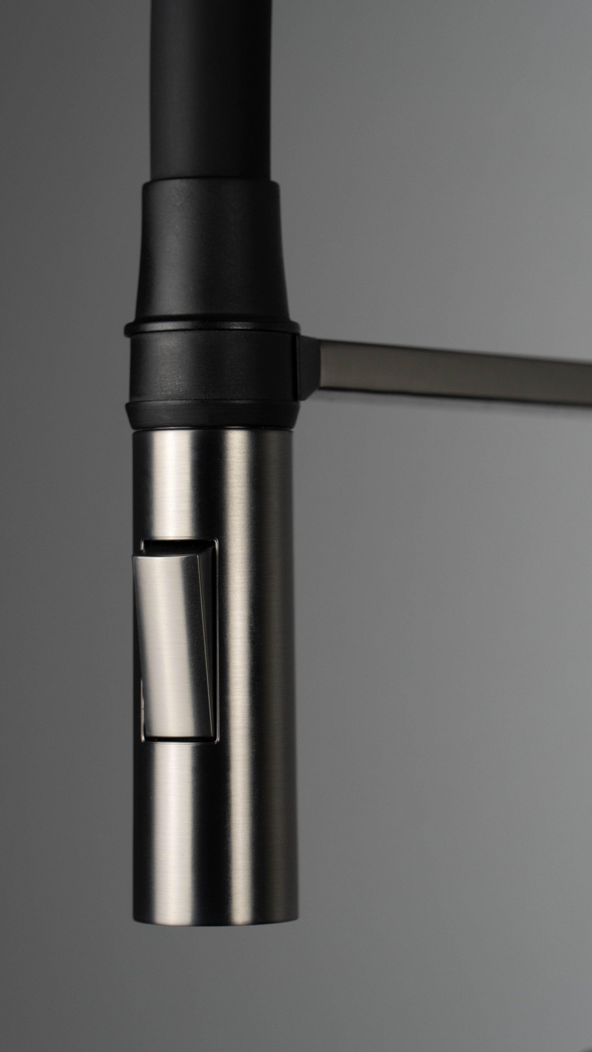 Virtuves jaucējkrāns ar elastīgu izteku - 2 veidu strūklas Magnetic 533 mm matēts tērauds - N1 Home