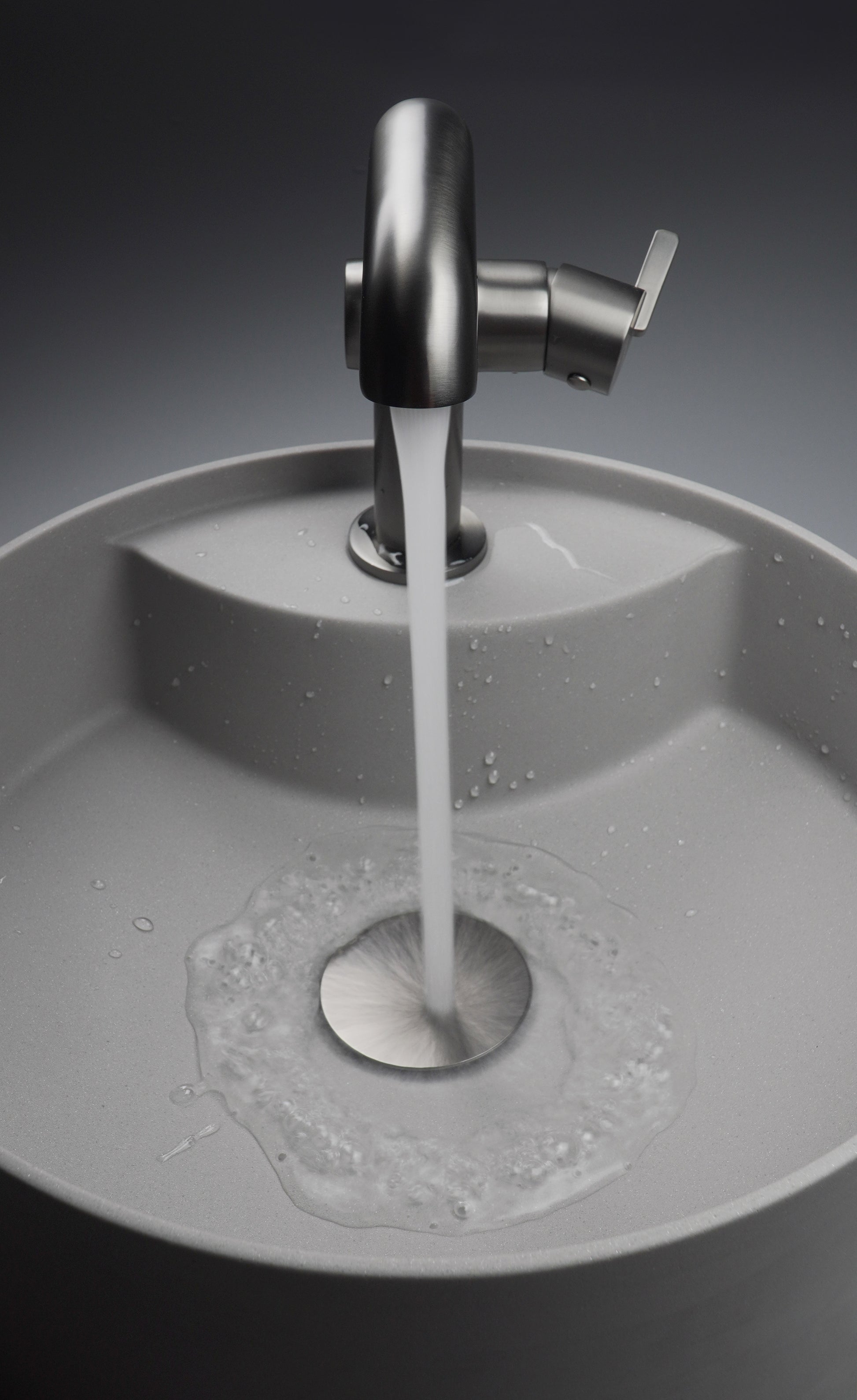 Izlietnes maisītājs ar taisnstūra snīpi Silia 170 mm titanium - N1 Home