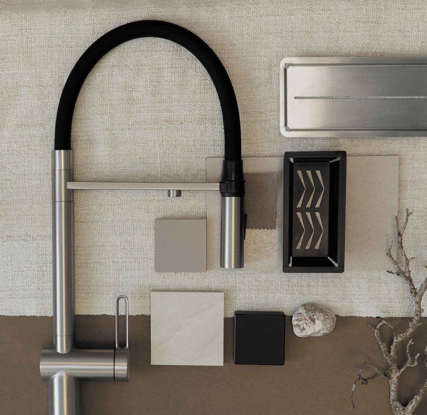 Virtuves jaucējkrāns ar ūdens filtra pieslēgumu un elastīgu snīpi Magnetic 549 mm matēta bronza - N1 Home