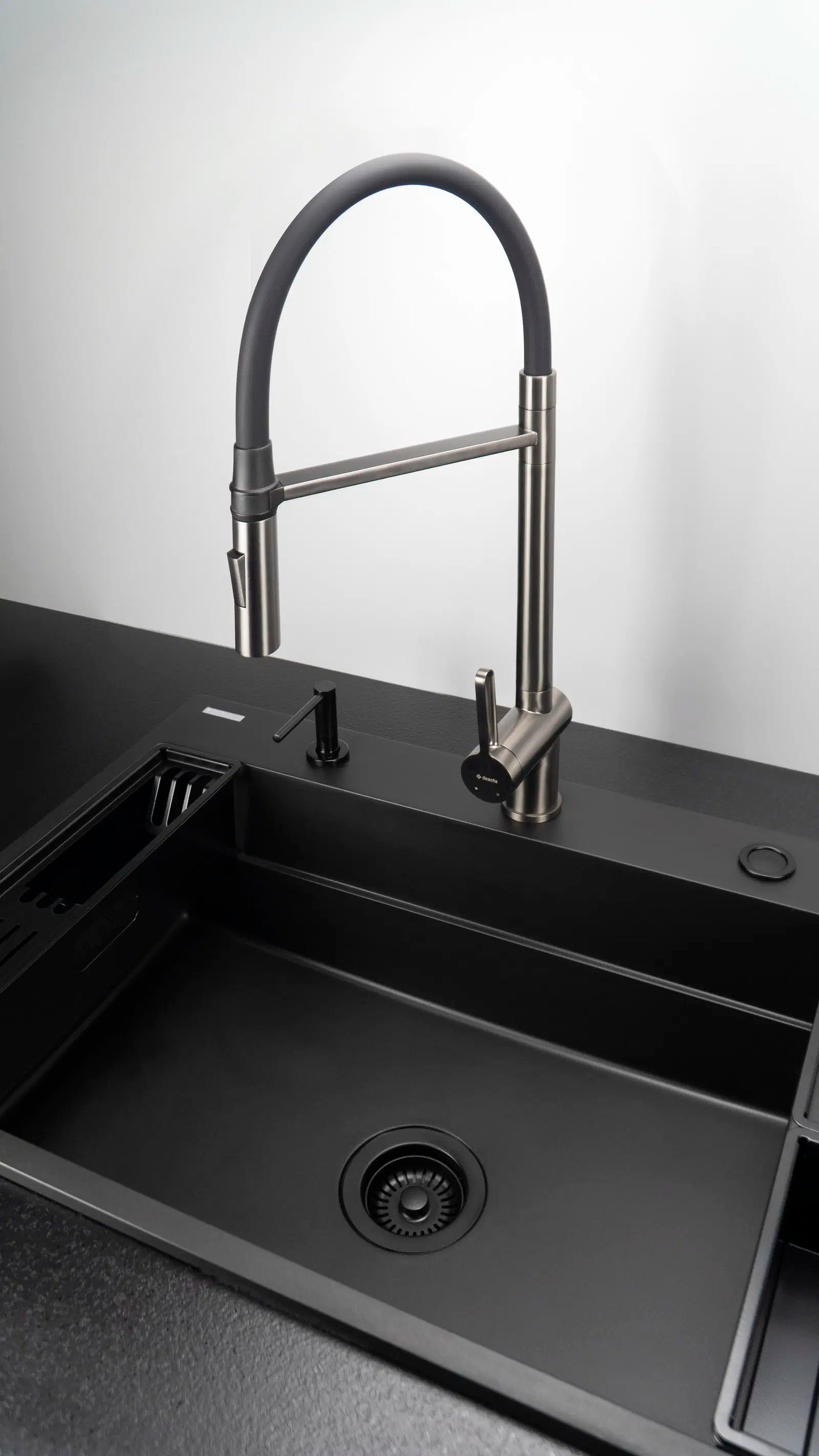 Piederumu komplekts izlietnei Mag, 45,8/9 cm, melns - N1 Home