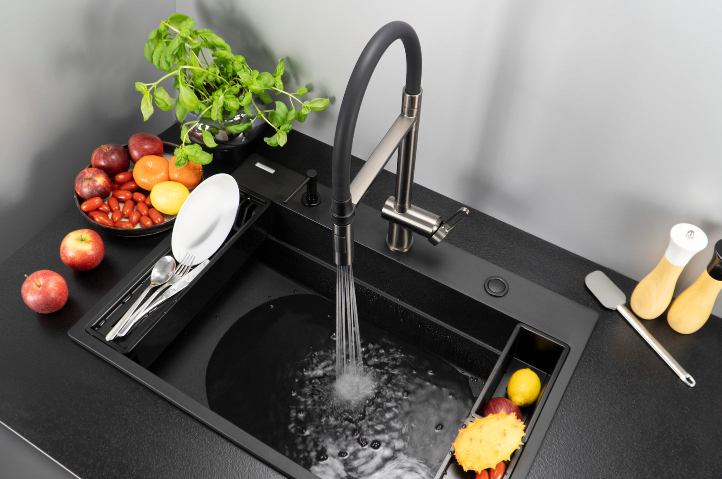 Virtuves jaucējkrāns ar elastīgu izteku - 2 veidu strūklas Magnetic 533 mm matēta bronza - N1 Home