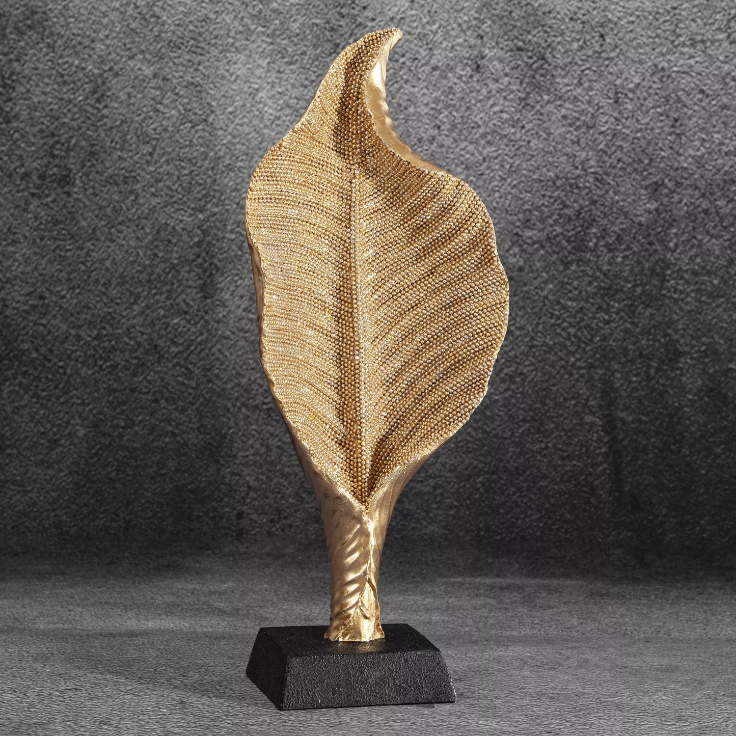 Dekoratīva figūriņa Kalla ar smalku, strukturētu rakstu 14/8/34 cm zelts - N1 Home