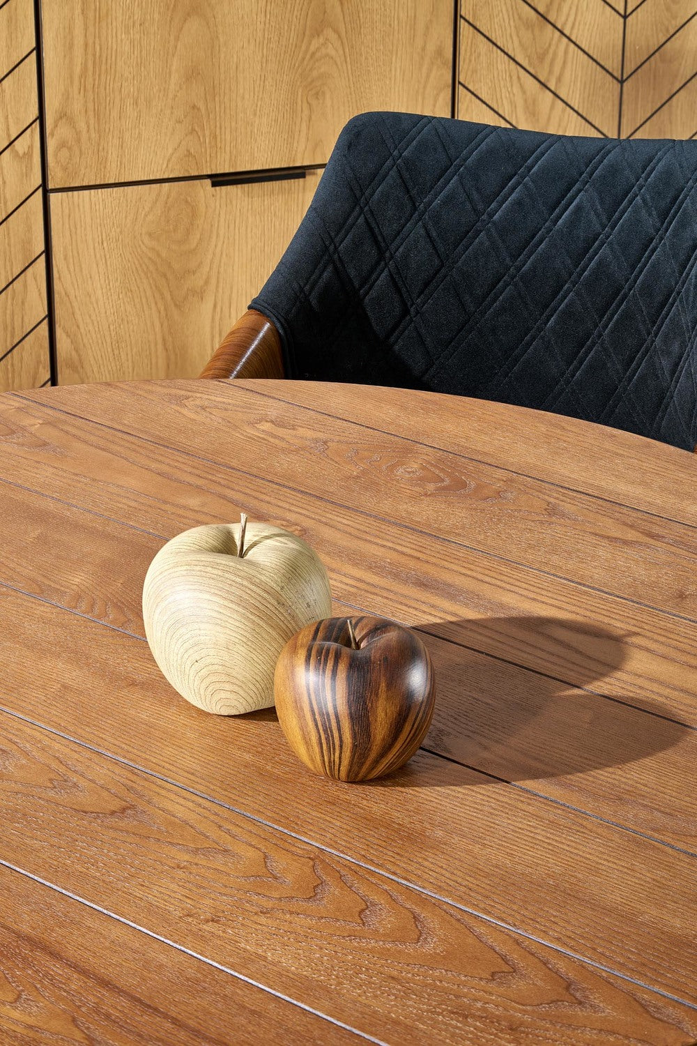 Galds Barro 105/75 cm rieksts/melns - N1 Home