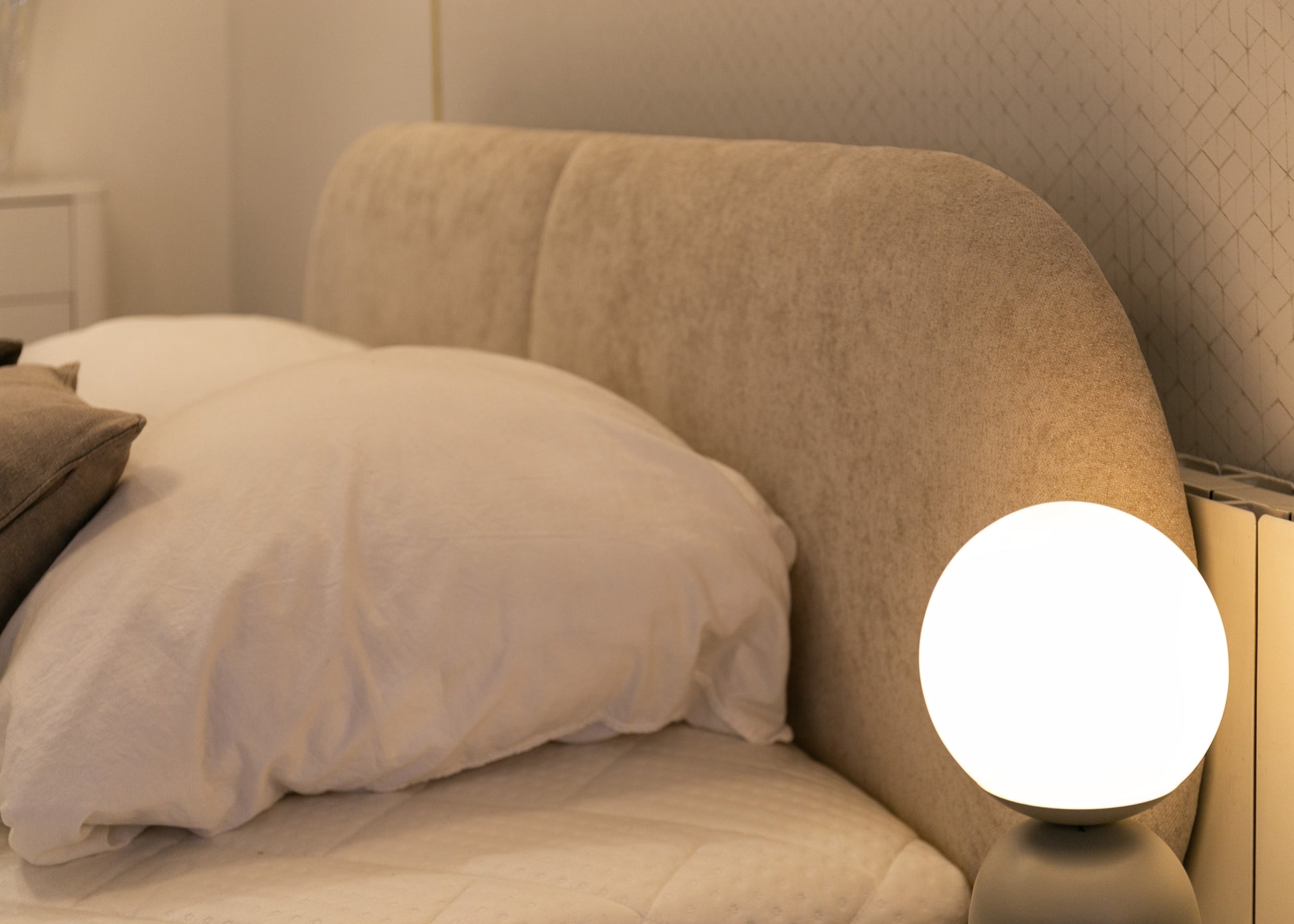 Gulta ar konteineru Valeo 140/160/180x 200 cm Melody 13 (Agmamito),zelta kājas - N1 Home