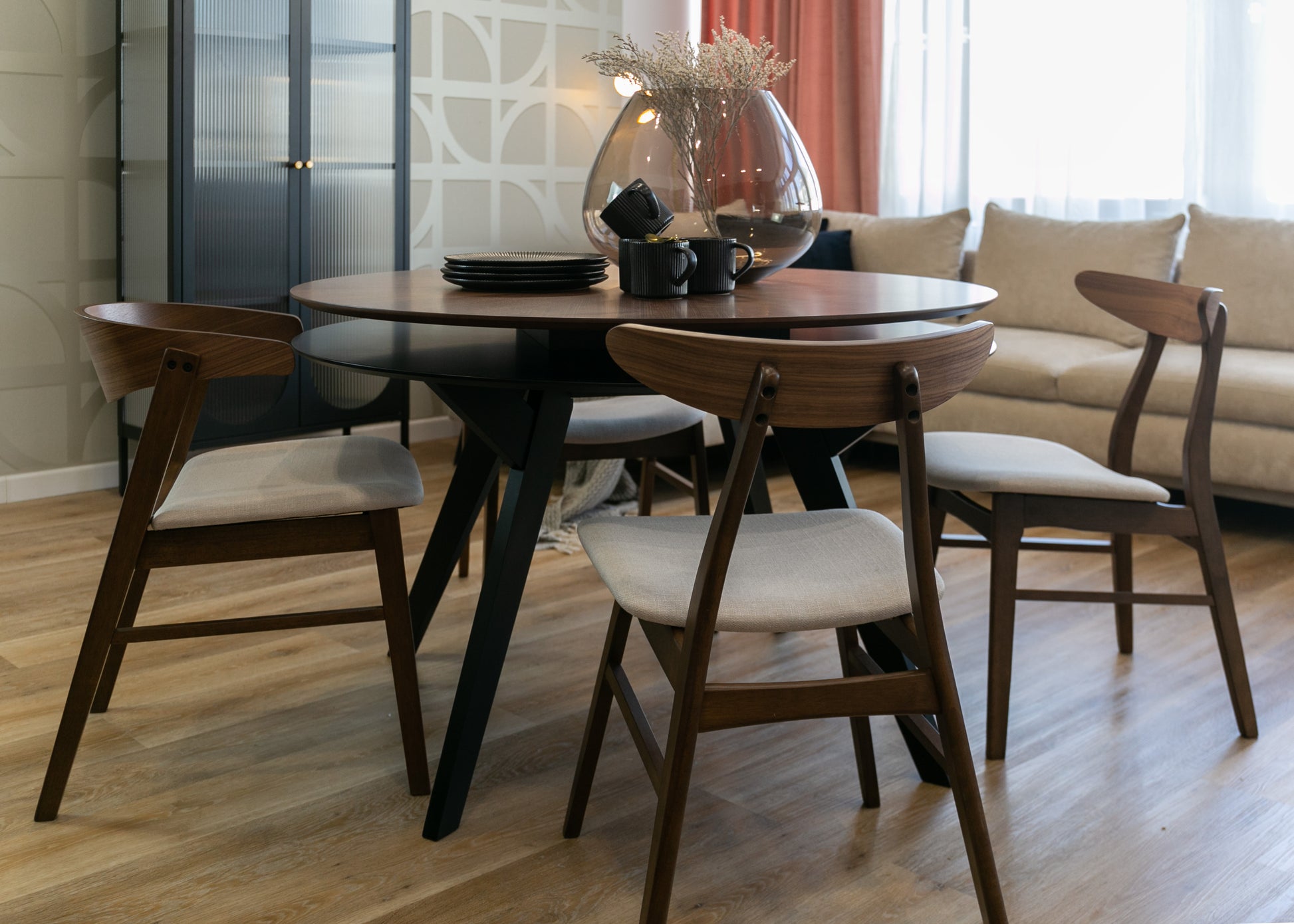 Krēsls Gudli 77/49/52 cm rieksts/bēšs - N1 Home