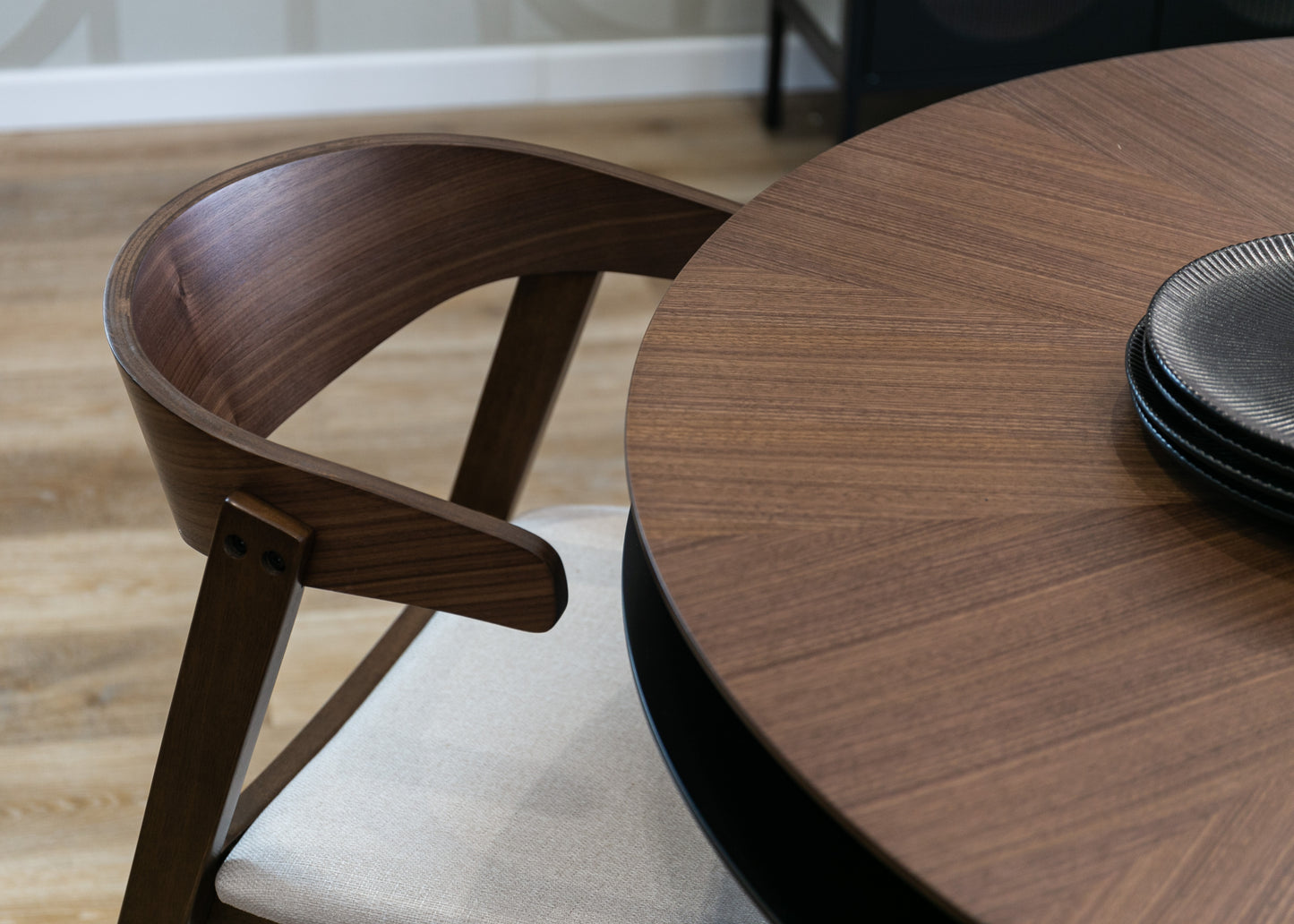 Krēsls Paniza 74/50/58 cm rieksts/bēšs - N1 Home