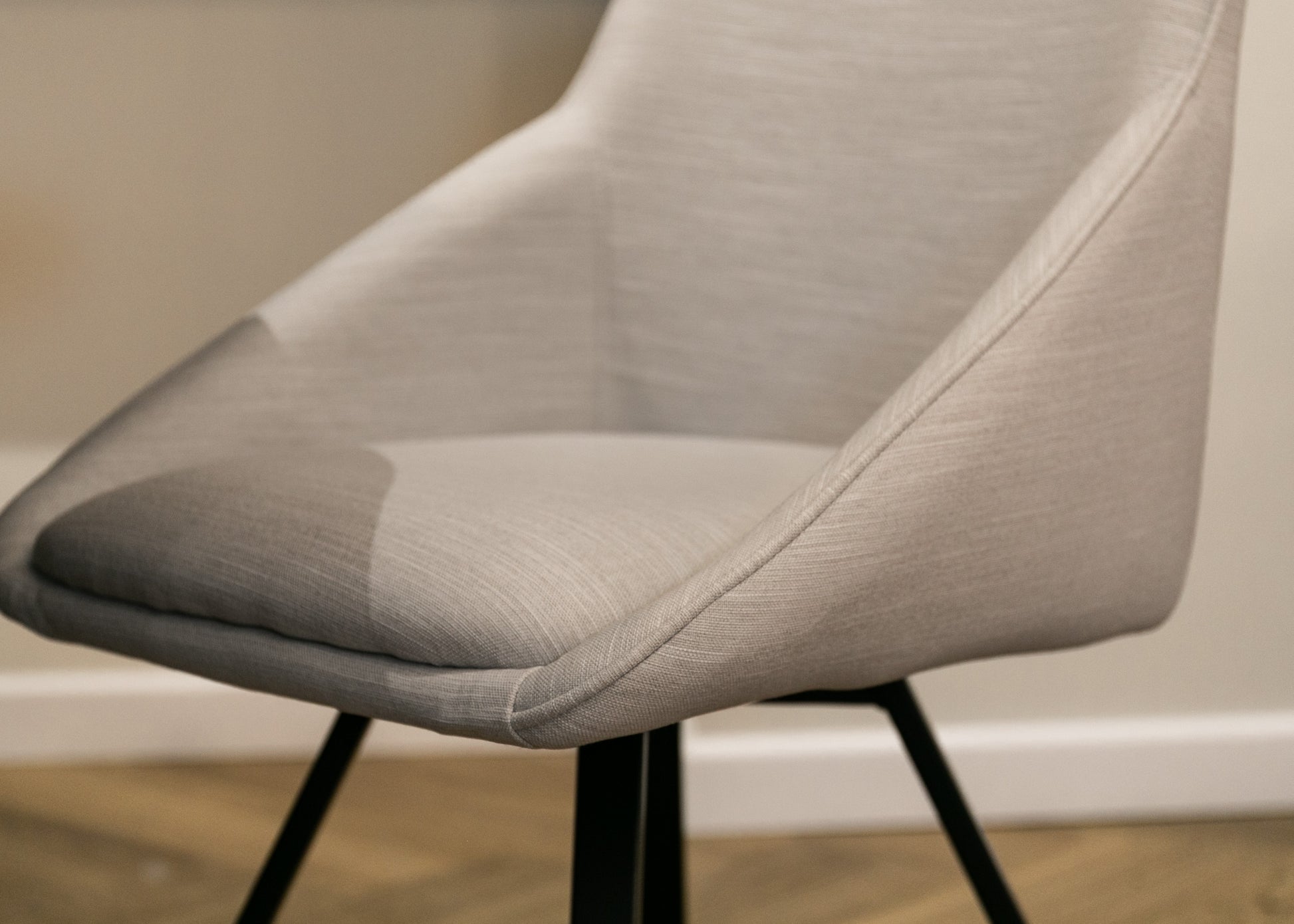 Krēsls Yani 90/54/63 cm gaiši bēšs - N1 Home