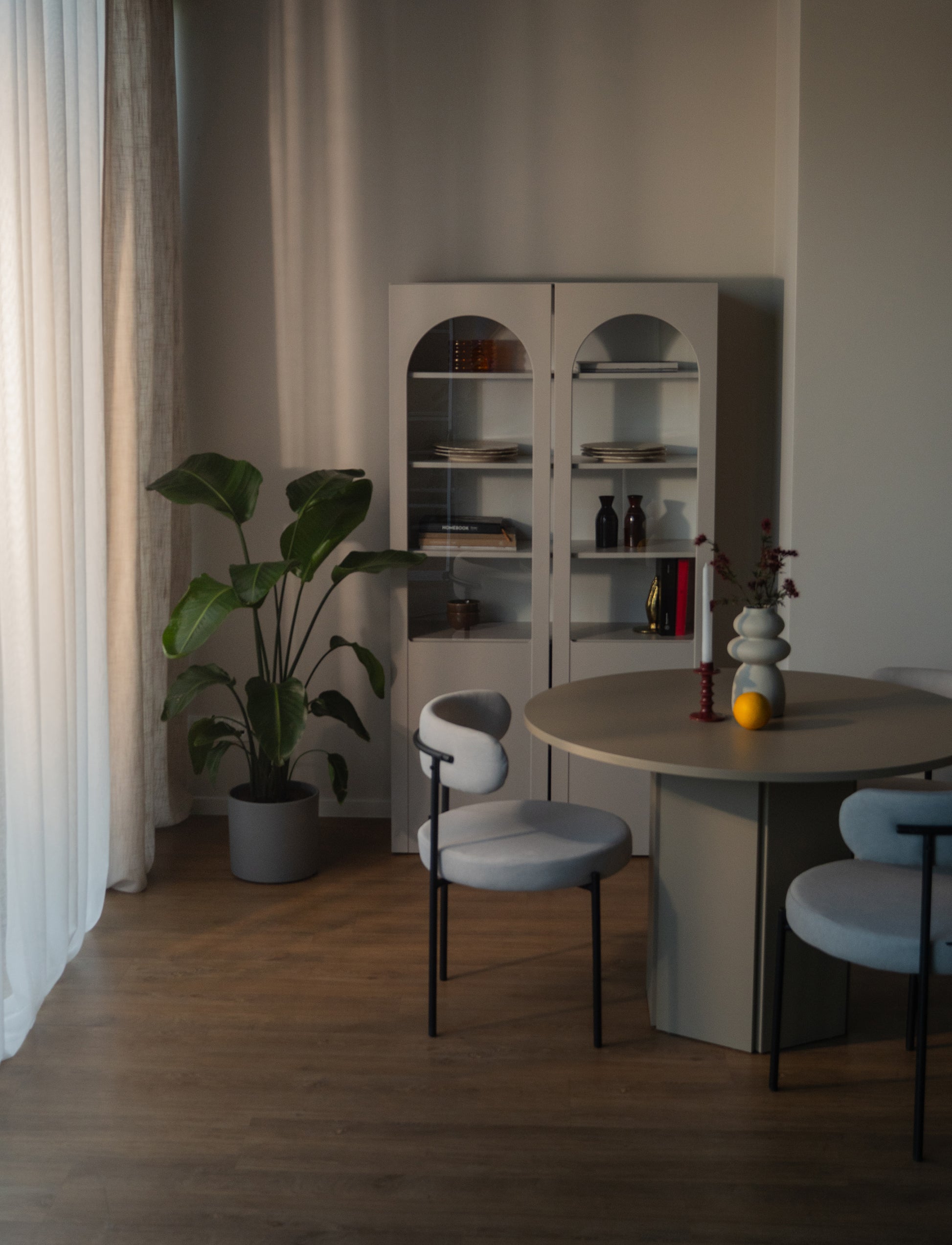 Krēsls Femisa 77/50/55 cm gaiši bēšs/melns - N1 Home