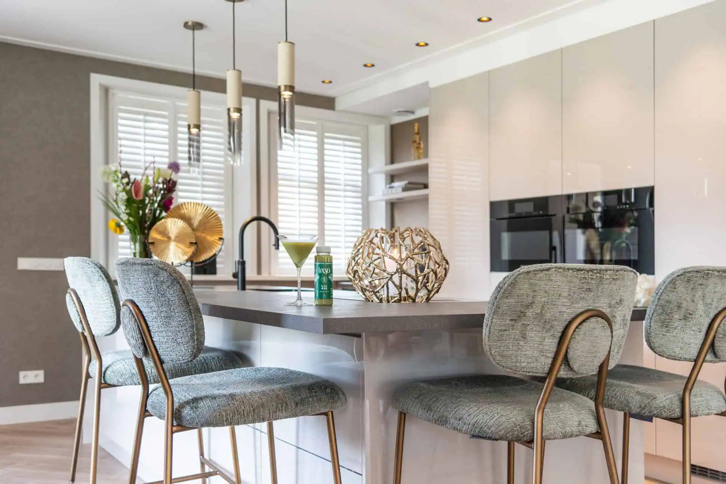 Svečturis Jaimy gold Richmond Interiors 27/33/33 cm zelts - N1 Home