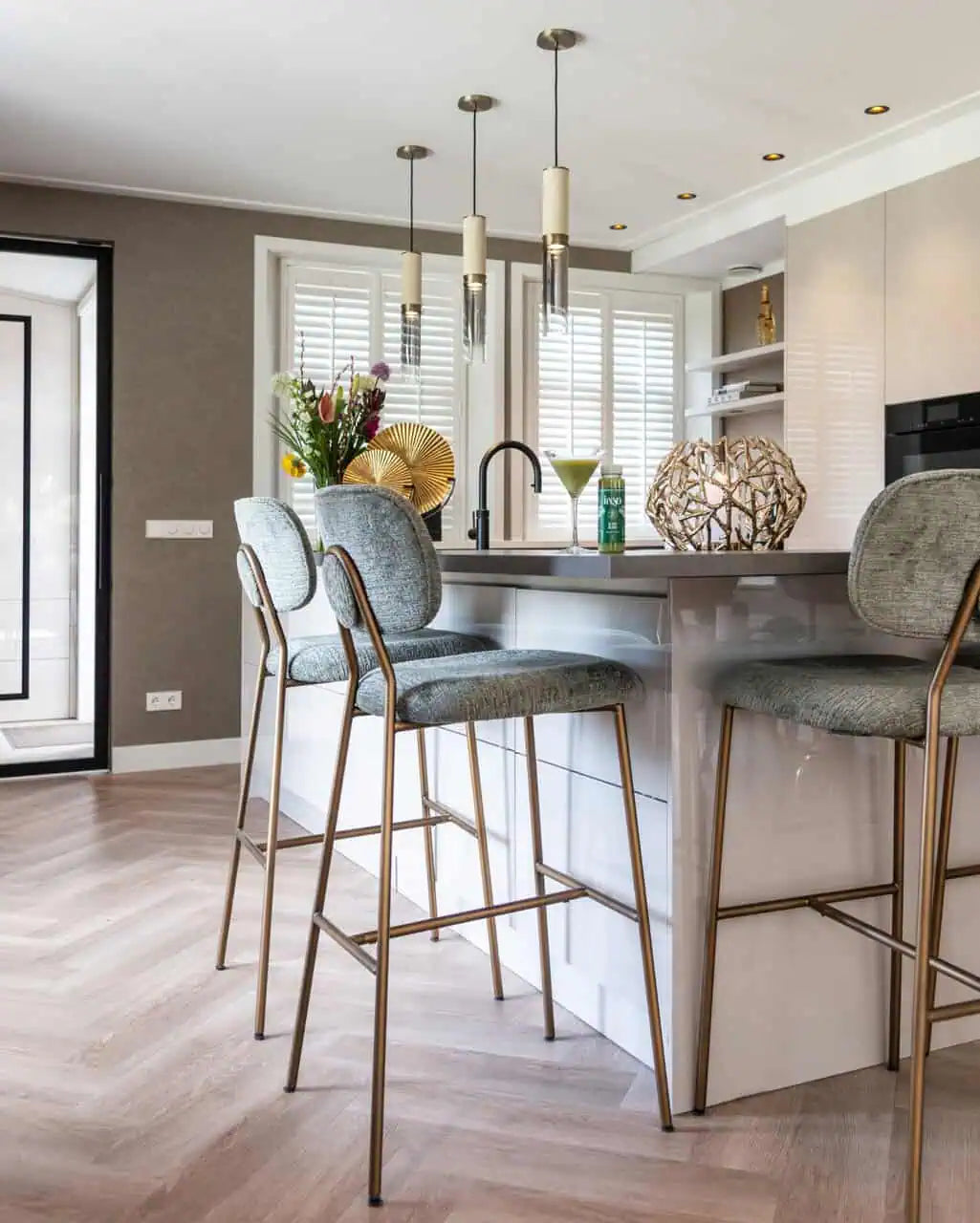 Svečturis Jaimy gold Richmond Interiors 27/33/33 cm zelts - N1 Home