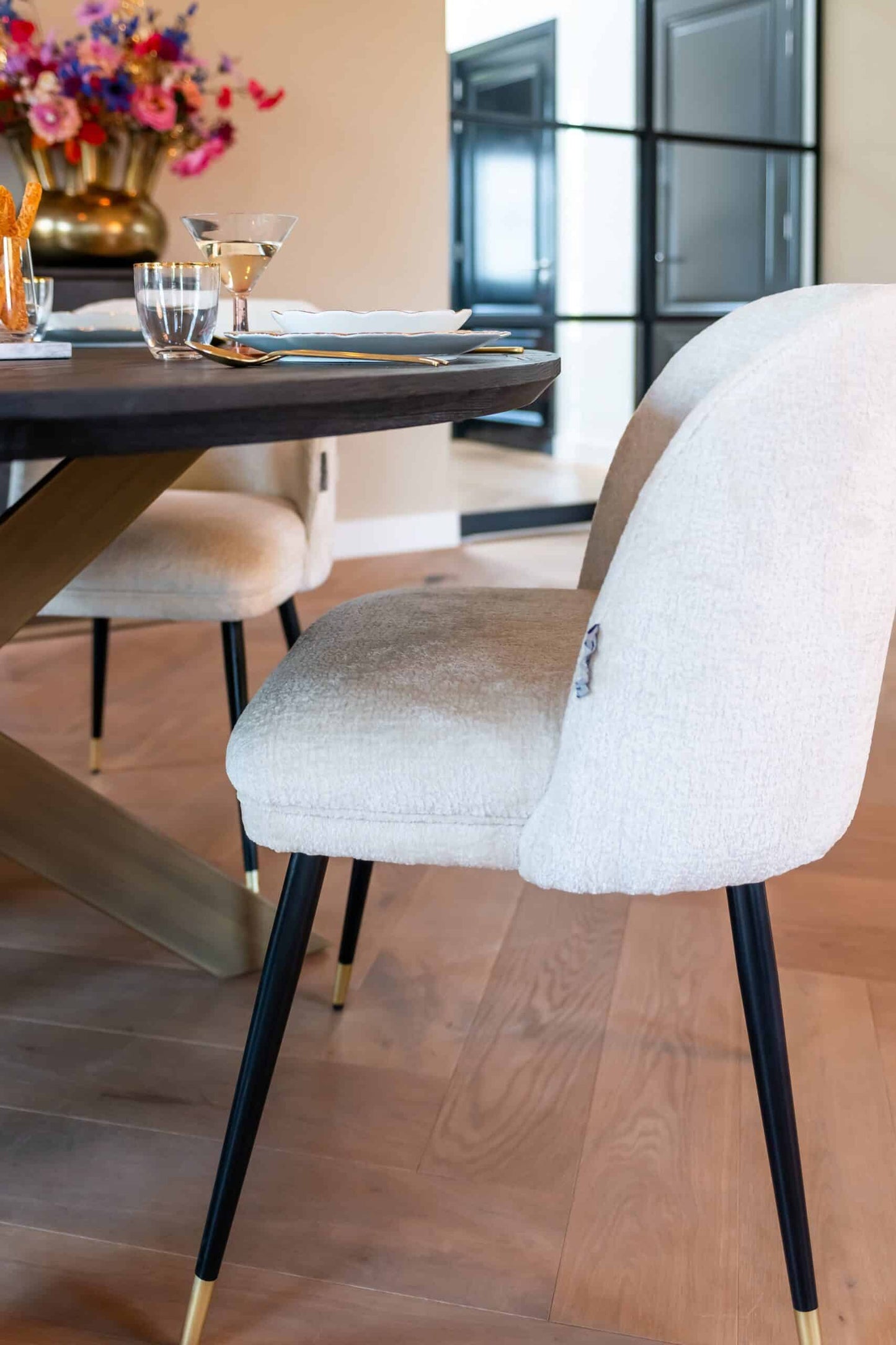 Krēsls Alicia Richmond Interiors 51/82/60 cm FR white chenille fire retardant