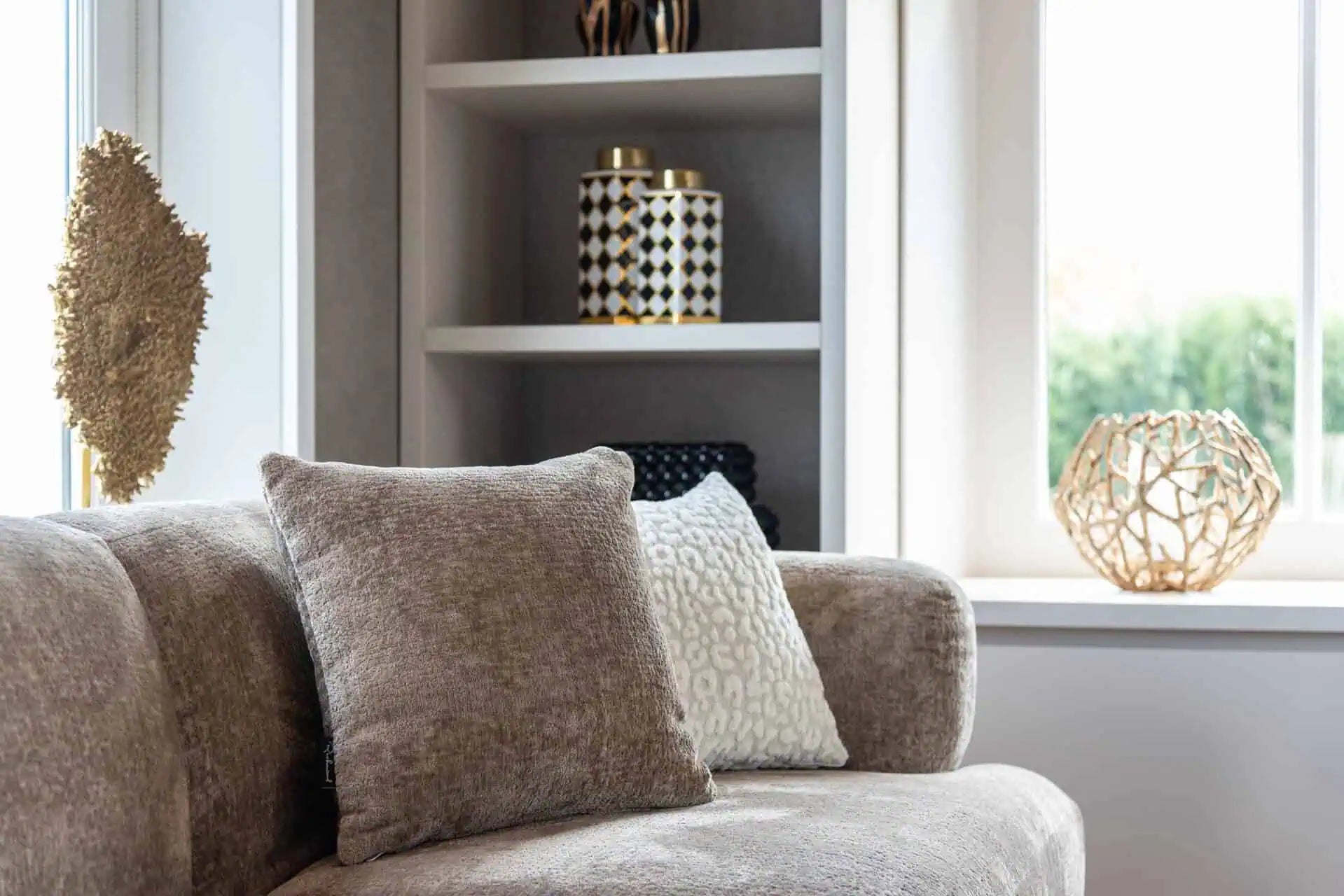 Svečturis Jaimy gold Richmond Interiors 27/33/33 cm zelts - N1 Home