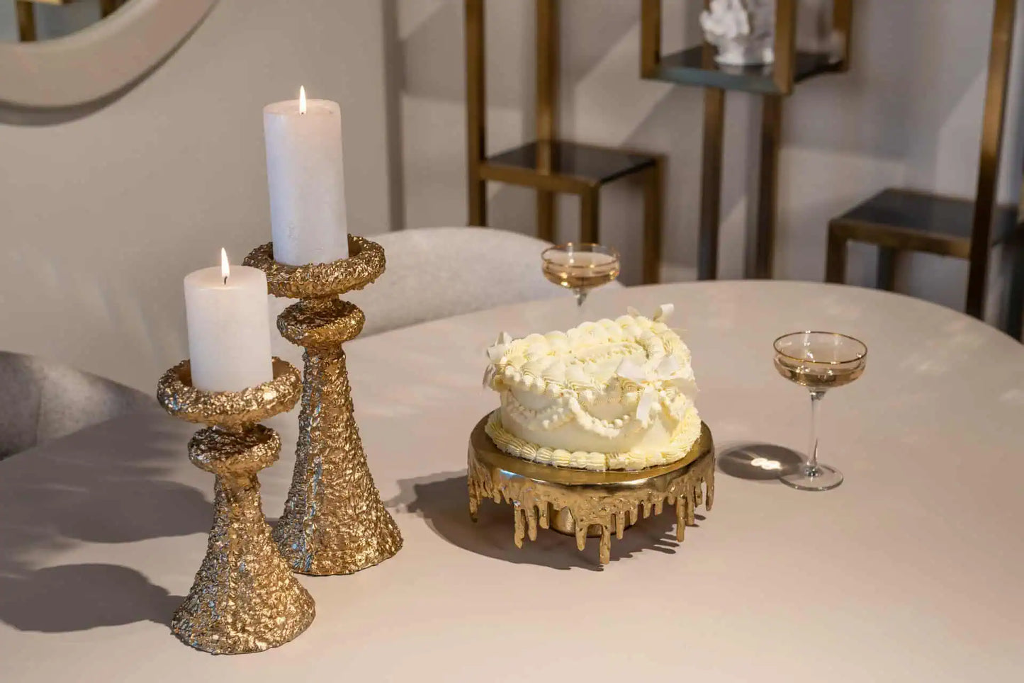 Svečturis July gold small Richmond Interiors 24,5/13/13 cm zelts - N1 Home