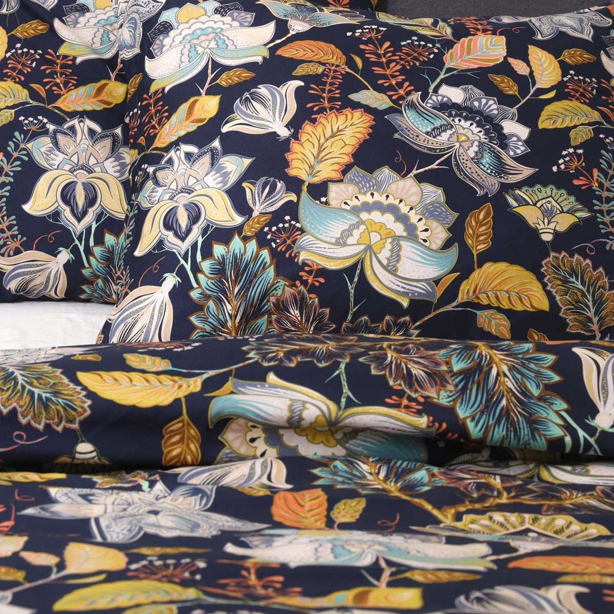 OTAMO mikrošķiedras gultas veļas komplekts ar lapām un ziediem, 160x200 cm - N1 Home